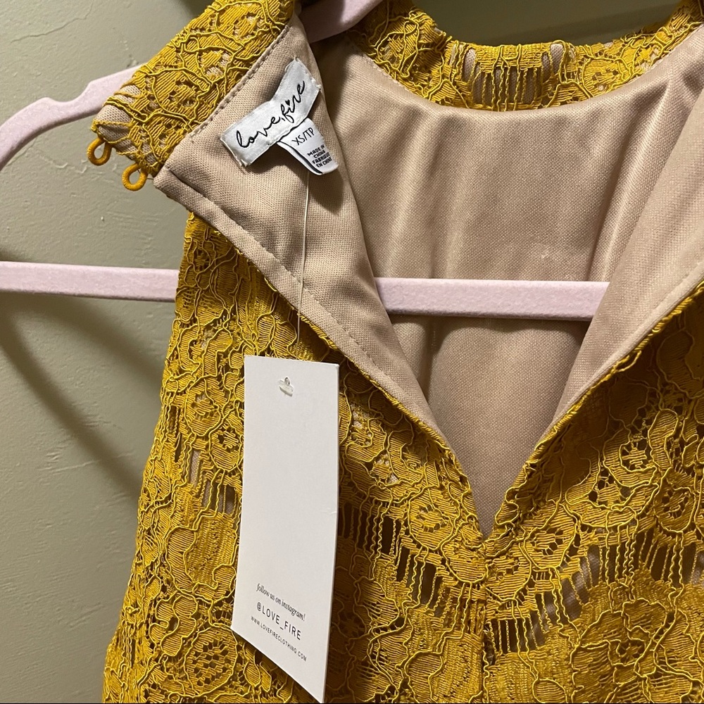 Blouse - Picture 2 of 3